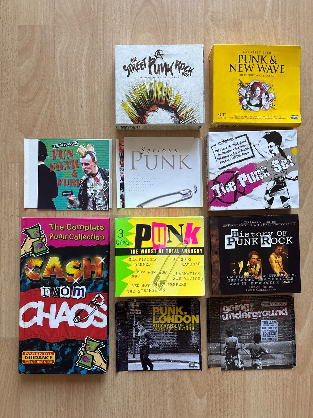 CDs: Old School Punk Party – Gebraucht aus Wabern von fingersinfactories