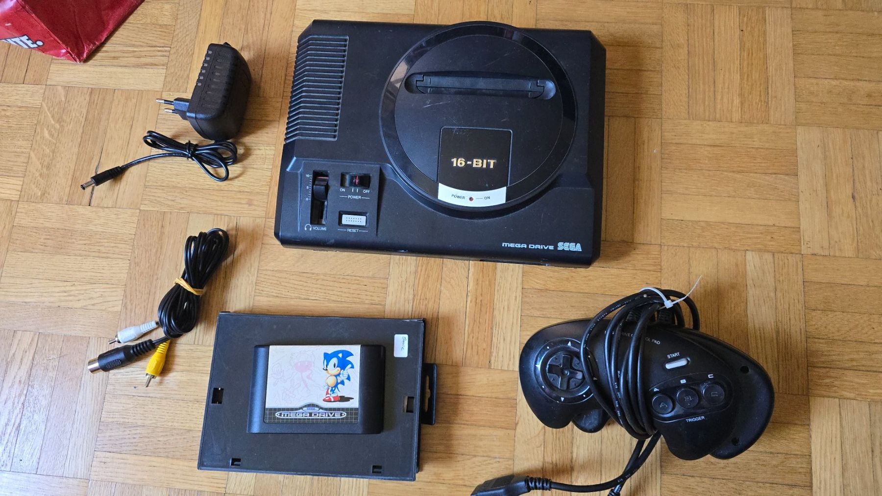 Sega Console: SEGA Mega Drive Konsole mit Sonic – 2 Controller – – Usato da Wallisellen venduto da theblacksheep 3