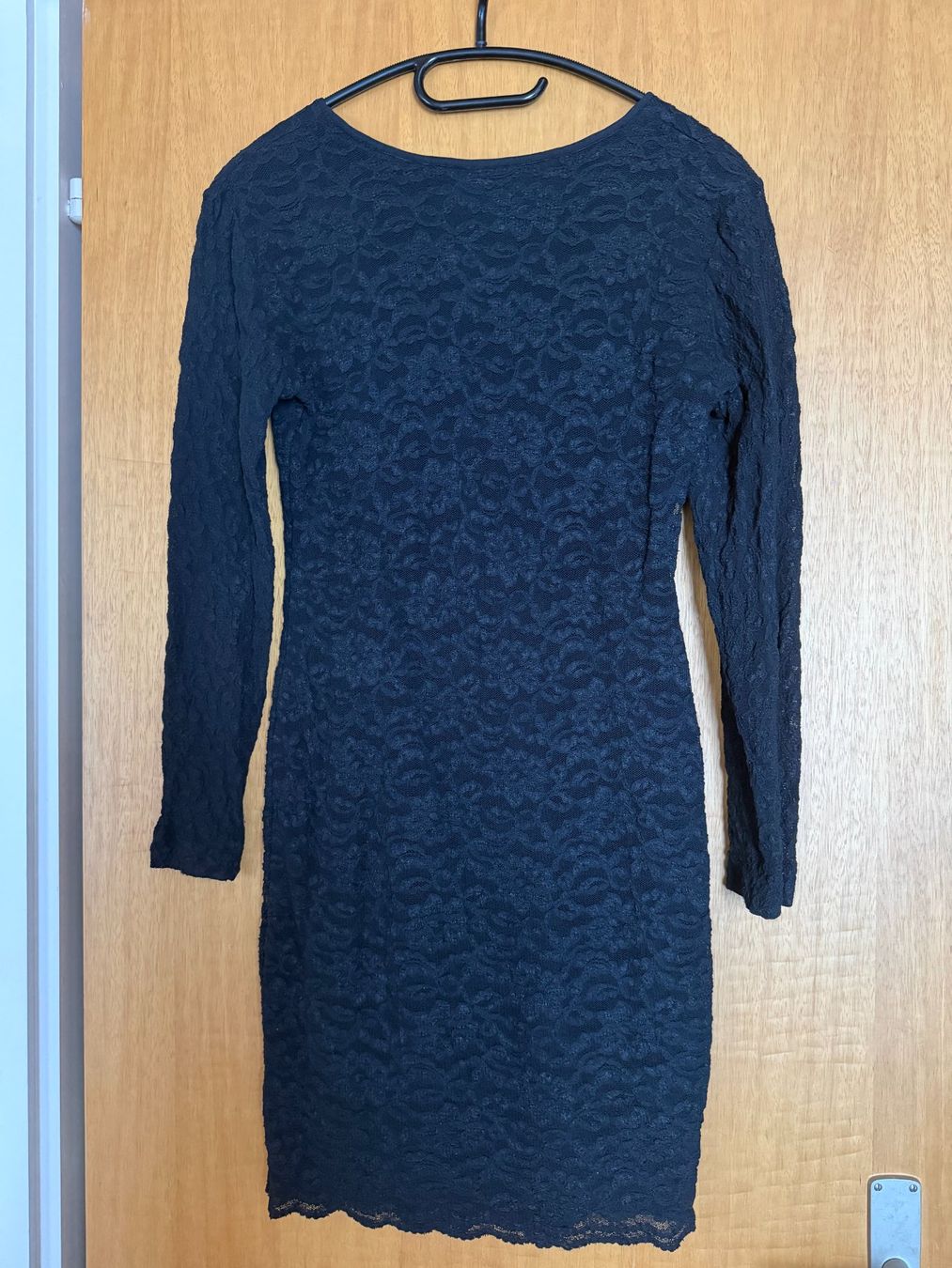 Vestiti: Kleid Spitzenoptik schwarz T36 Frankreich – Usato da Brunnenthal venduto da Eco07 1
