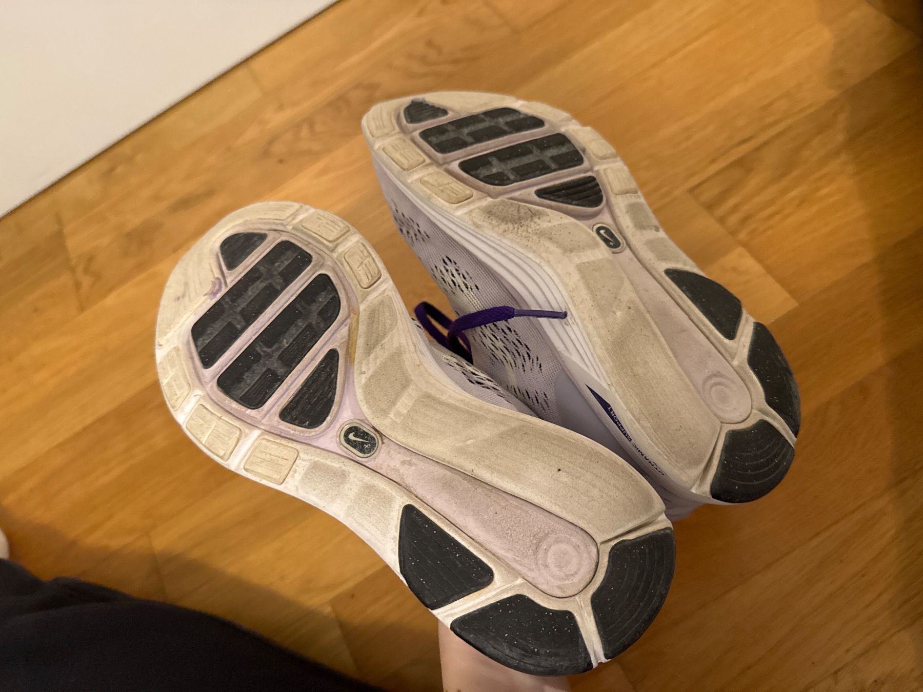 Nike Scarpe da donna: Nike Fitsole Grösse 36.5 – Usato da Pfäffikon SZ venduto da Melanie335 2