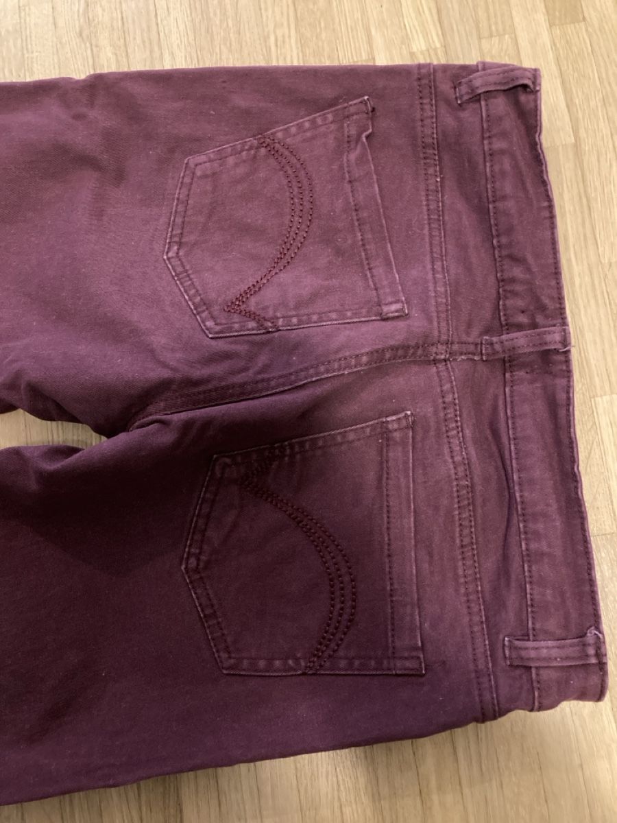 C&A Pantaloni: Jeans weinrot – Usato da Urtenen-Schönbühl venduto da alessibas 2