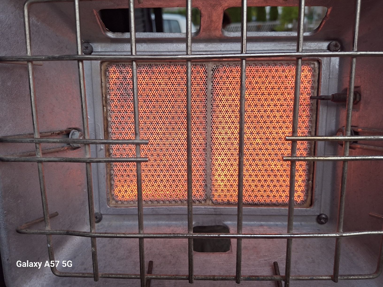 Heizgeräte: Chauffage à gaz à rayonnement  – Gebraucht aus Tavannes von saca70 1