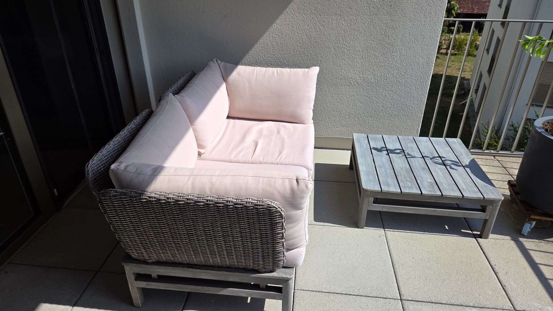 Divani: Balkonset Polster grau 2er Sofa Tisch – Usato da Hermetschwil-Staff venduto da buc_76m6 1