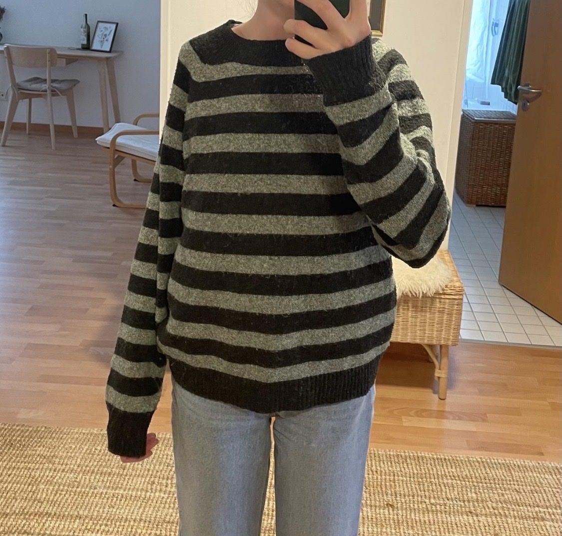 C&A Pulls & Sweat-shirts: C&A grün gestreifter Pullover/Sweater – D'occasion à Aarau par moosyfox 2