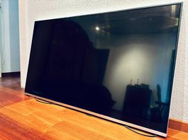 Fernseher TechniSat UHD 55 4K + Fernbedienung & Halterung