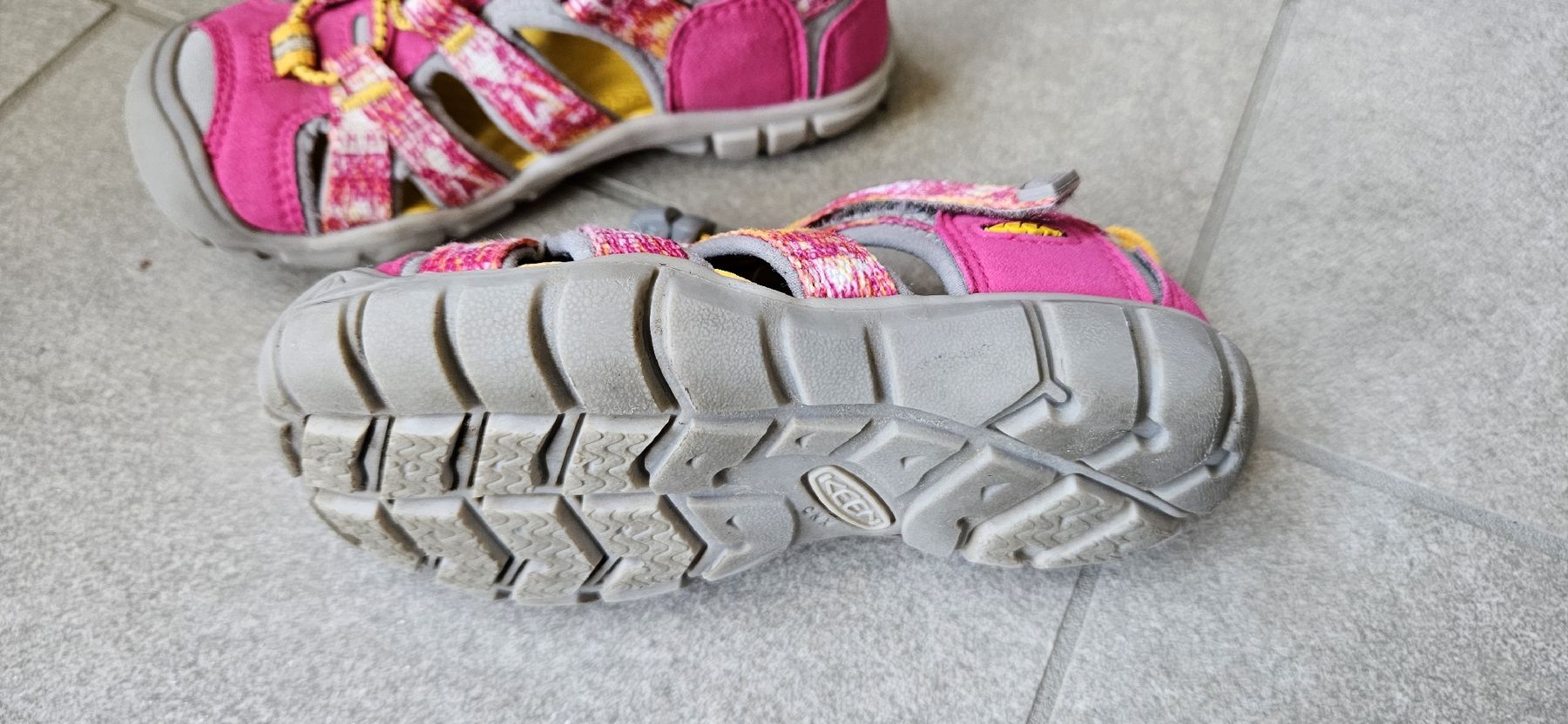 Keen Scarpe per ragazze: KEEN Sandalen Gr. 26/27 – Usato da Fällanden venduto da miriam_ski 2