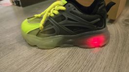 Sneaker gr. 28  mit Led lights