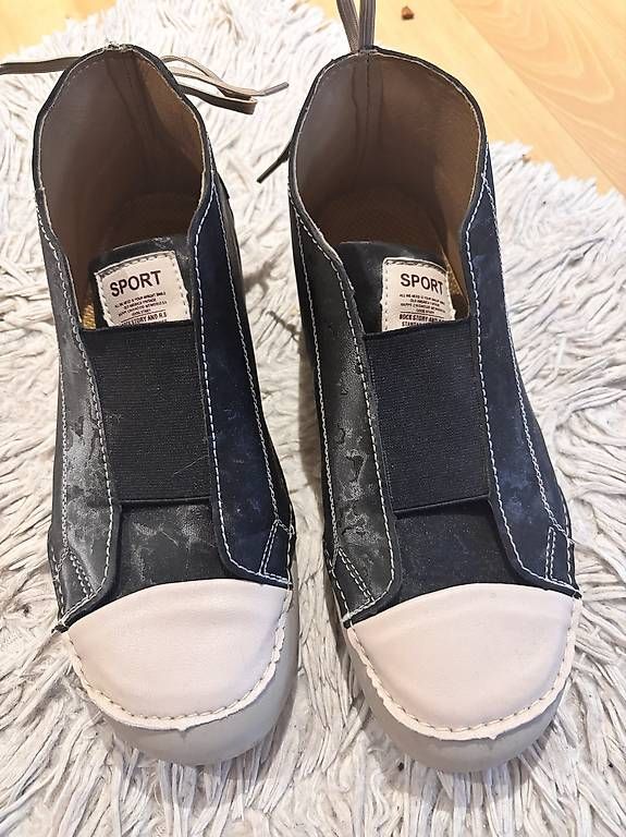 Chaussures femmes: Boots – D'occasion à Finsterhennen par spe_j6zr
