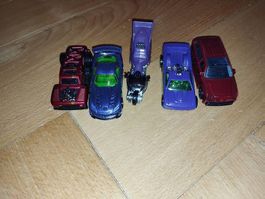 Voitures Hot Wheels multicolores