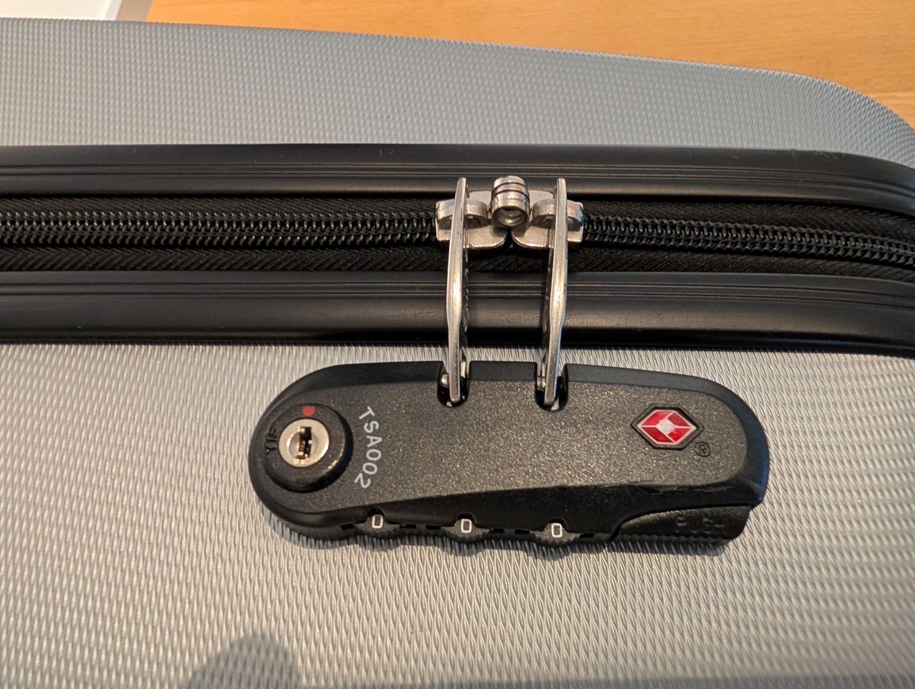 Autres aviation: Trolley / Kabinenkoffer ab CHF 1 – D'occasion à Zürich par cnm26 2