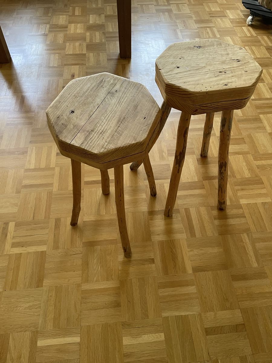 Sgabelli: Zwei Dekor Hocker aus Naturholz – Usato da Basel venduto da Kamberly 6