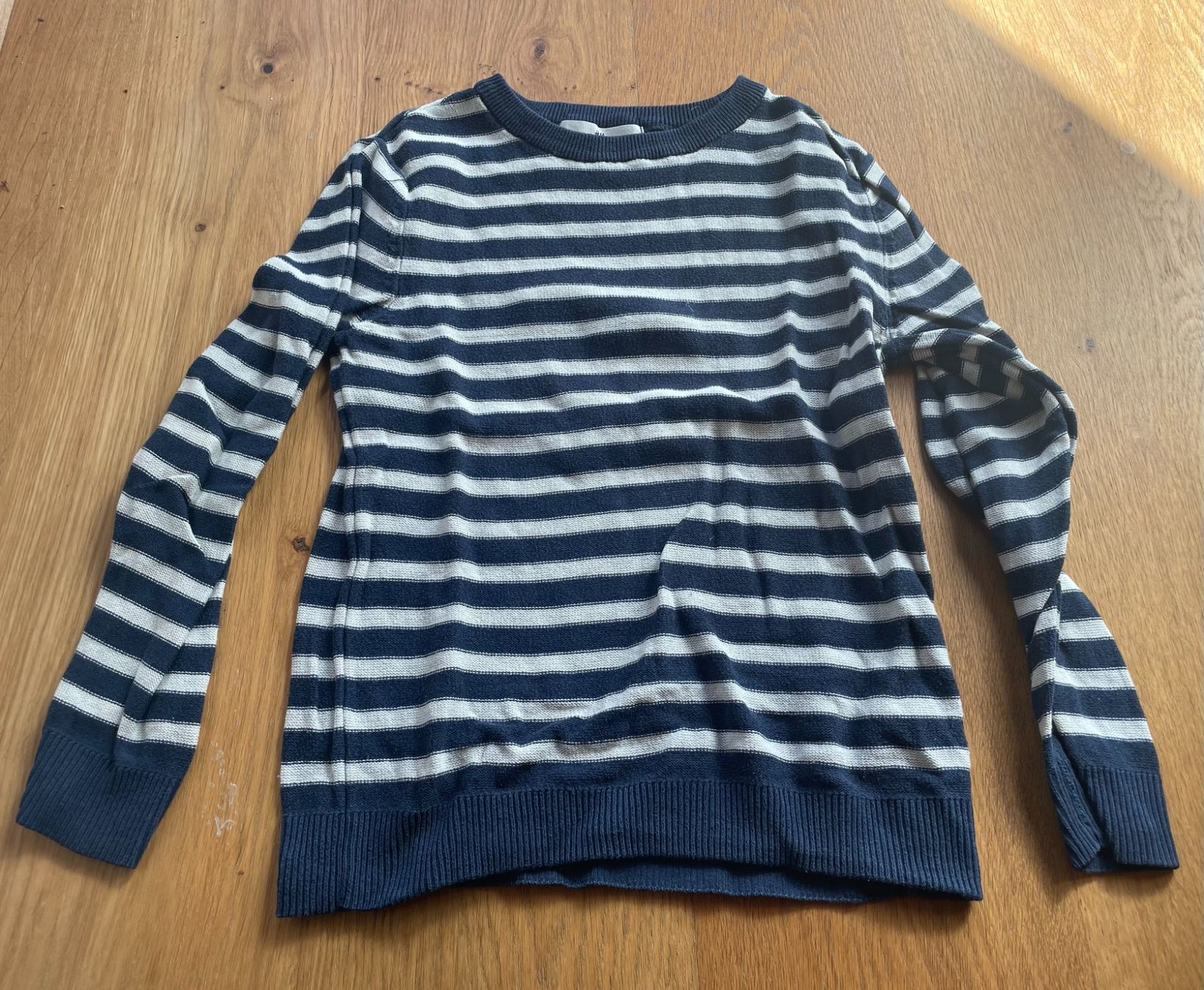 H&M Maglioni & Felpe: Pullover Jungen Grösse 122 / 128 H&M – Usato da Teufenthal AG venduto da sleeepless1987 1