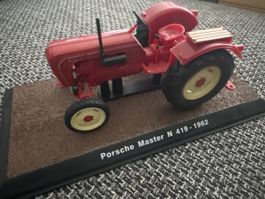 MODELLTRAKTOR 1:32 Neu auf Kunststoff Sockel ab 9.- 