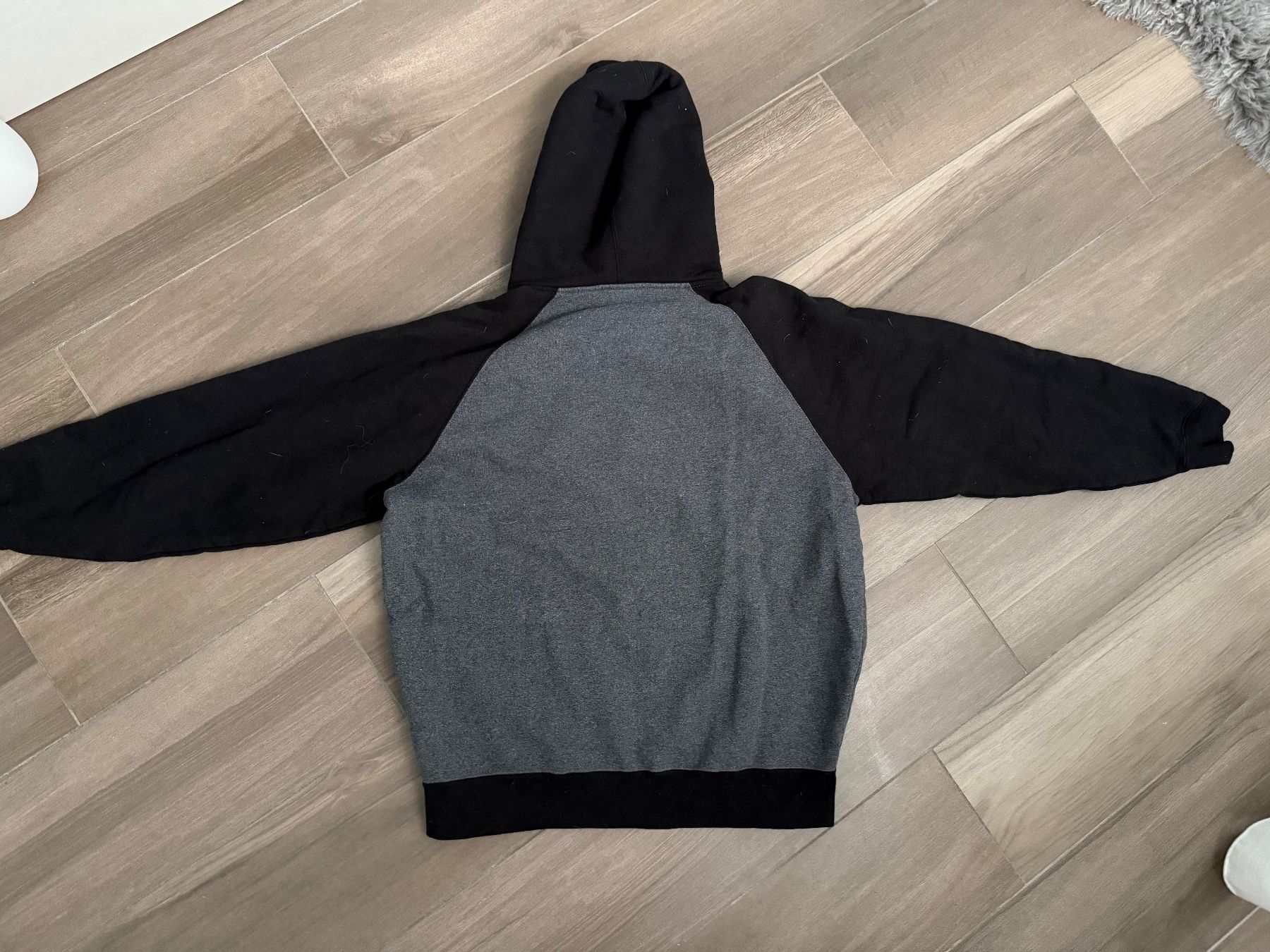 Maglioni & Felpe: Felpa con zip Supreme grigia e nera NUOVA – Nuovo (secondo la descrizione) da Arbedo venduto da Ale036 1