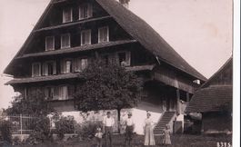 Cham Bauernhaus mit Personen Privataufnahme
