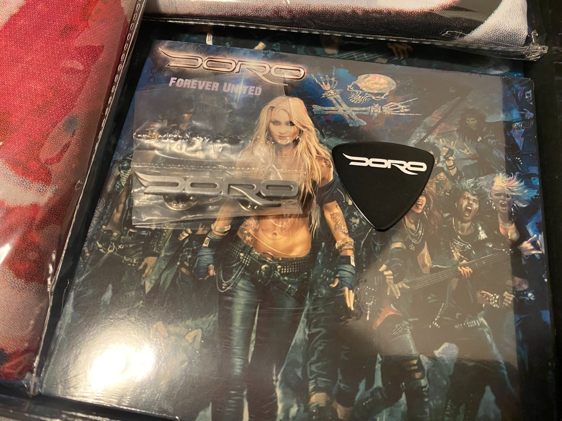 Dischi in vinile: Doro - Forever Warriors Forever United - Box Set L.Edition – Nuovo (secondo la descrizione) da Basel venduto da VinylLover68 3