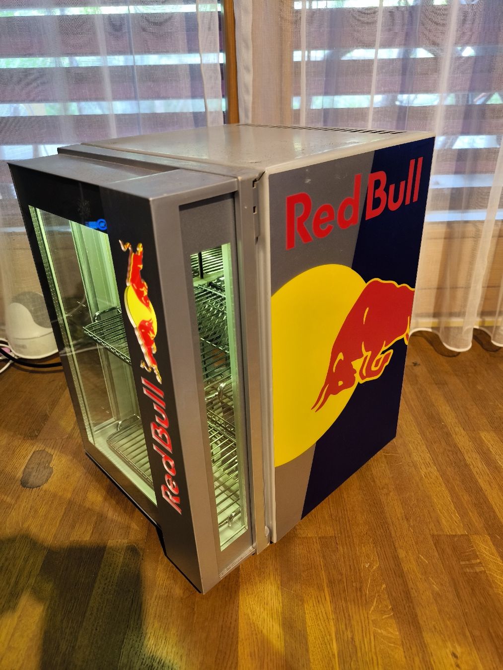 Red Bull Réfrigérateurs: Redbull mini Kühlschrank – D'occasion à Meiringen par Technik91 1