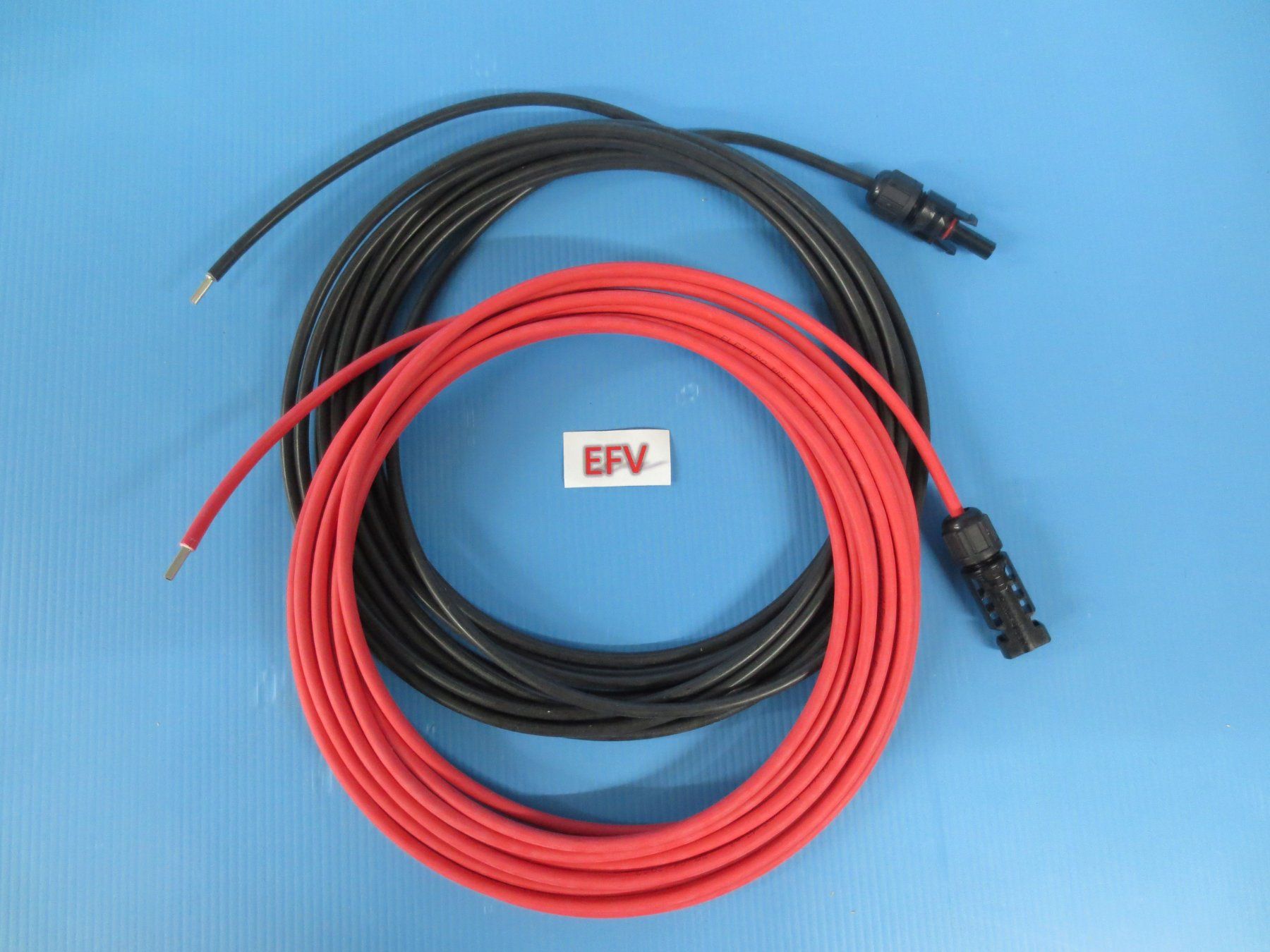 Cavi: 2x 3m Solar Anschlusskabel SET 4mm2 rt + sw MC4 einseitig – Nuovo e nell'imballaggio originale da Sulz LU venduto da Elektrofachverkauf