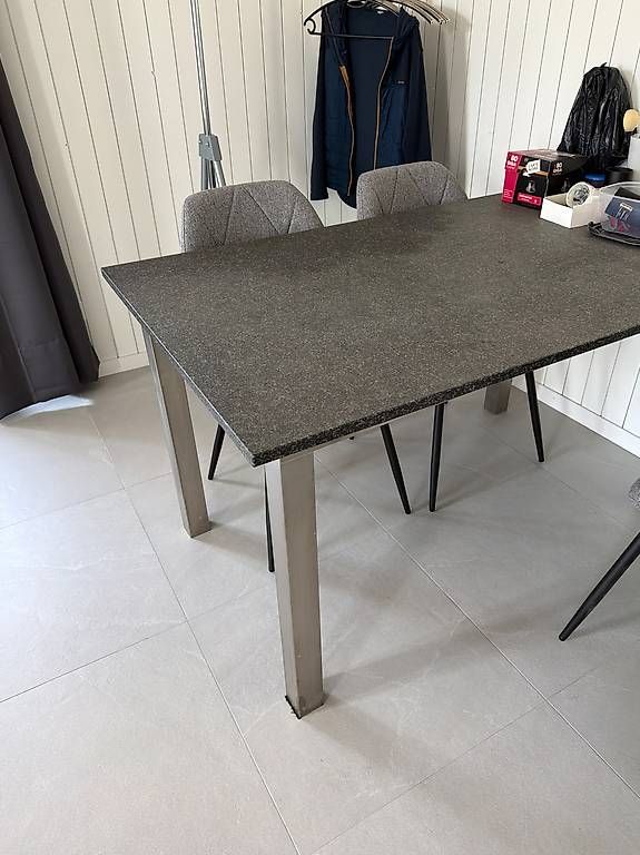 Tables: Tisch – D'occasion à Heitenried par Daniekilchoer