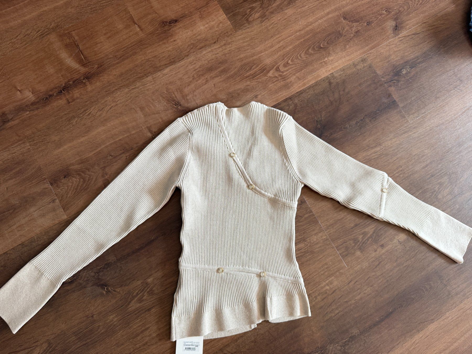Jacquemus Tops: New EUR 365 Jacquemus Cutout Buttoned Top - FR 40 – Neu und originalverpackt aus St-Sulpice VD von juhdu 7