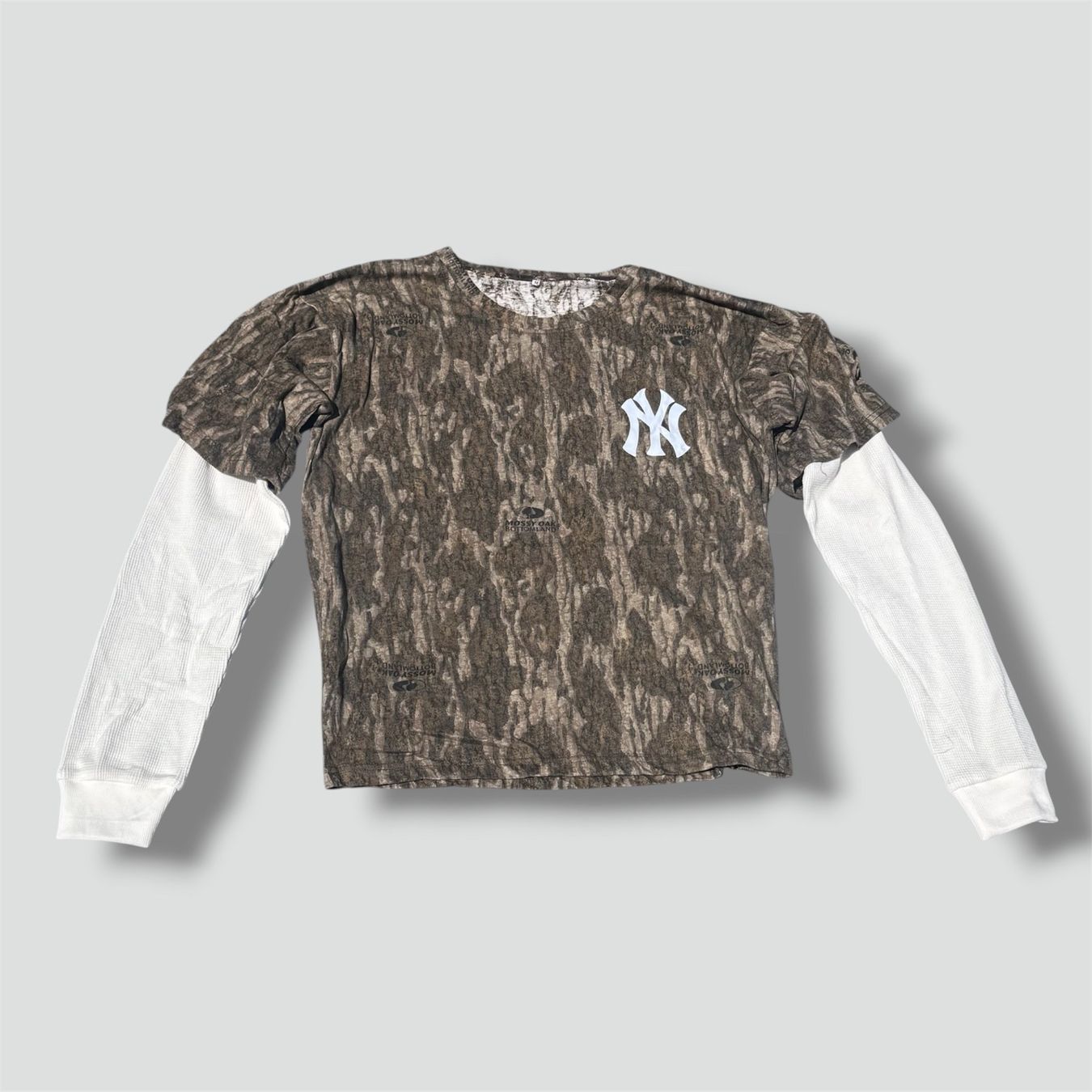 T-Shirts: Yankees custom made camouflage light longsleeve – Gebraucht aus St. Gallen von sourced_limited