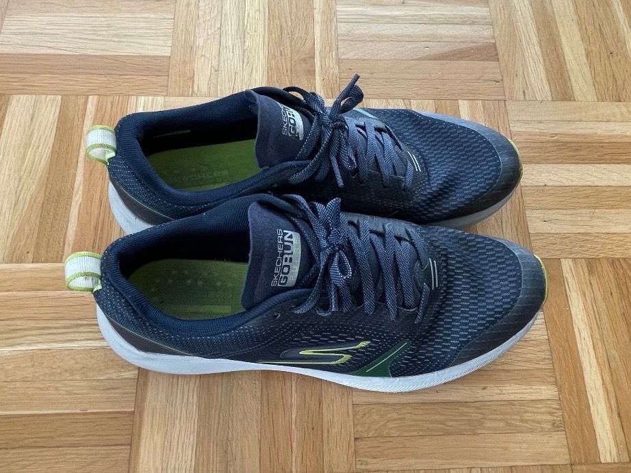 Skechers Scarpe da uomo: Turnschuhe Schuhe Gr. 45.5 Sohlenlänge 30cm – Usato da Rüfenacht BE venduto da lavok 1