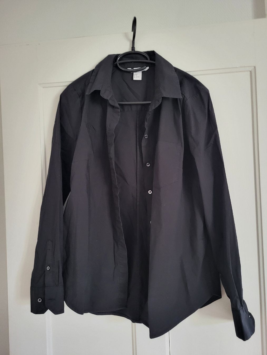 H&M Camicette: Hemd H&M schwarz langarm Gr. 36 – Usato da St.Gallen venduto da Einstein87