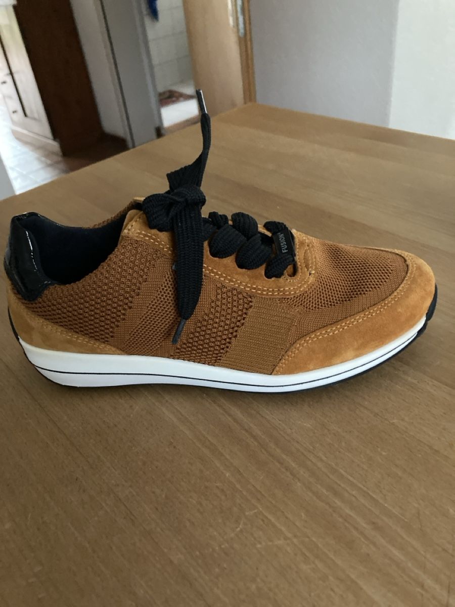 Scarpe da donna: Sneaker  Goretex, ara, Gr. 4,5/37,5 – Nuovo (secondo la descrizione) da Buchrain venduto da pau_mzg5
