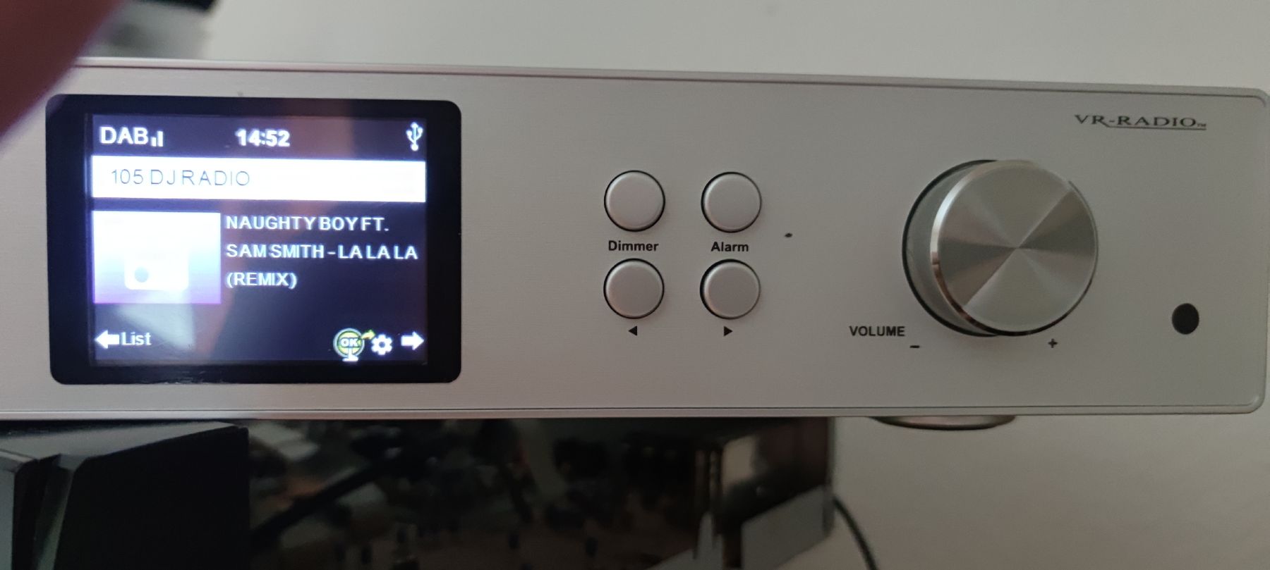 Radio: VR Radio ZX 1816 – Usato da Meggen venduto da Malecifent 4