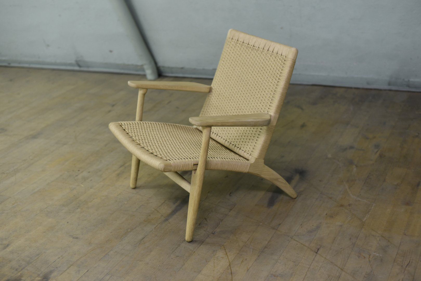 Poltrone: Sessel CH25 von Hans J. Wegner – Usato da Lichtensteig venduto da UsedIN 9