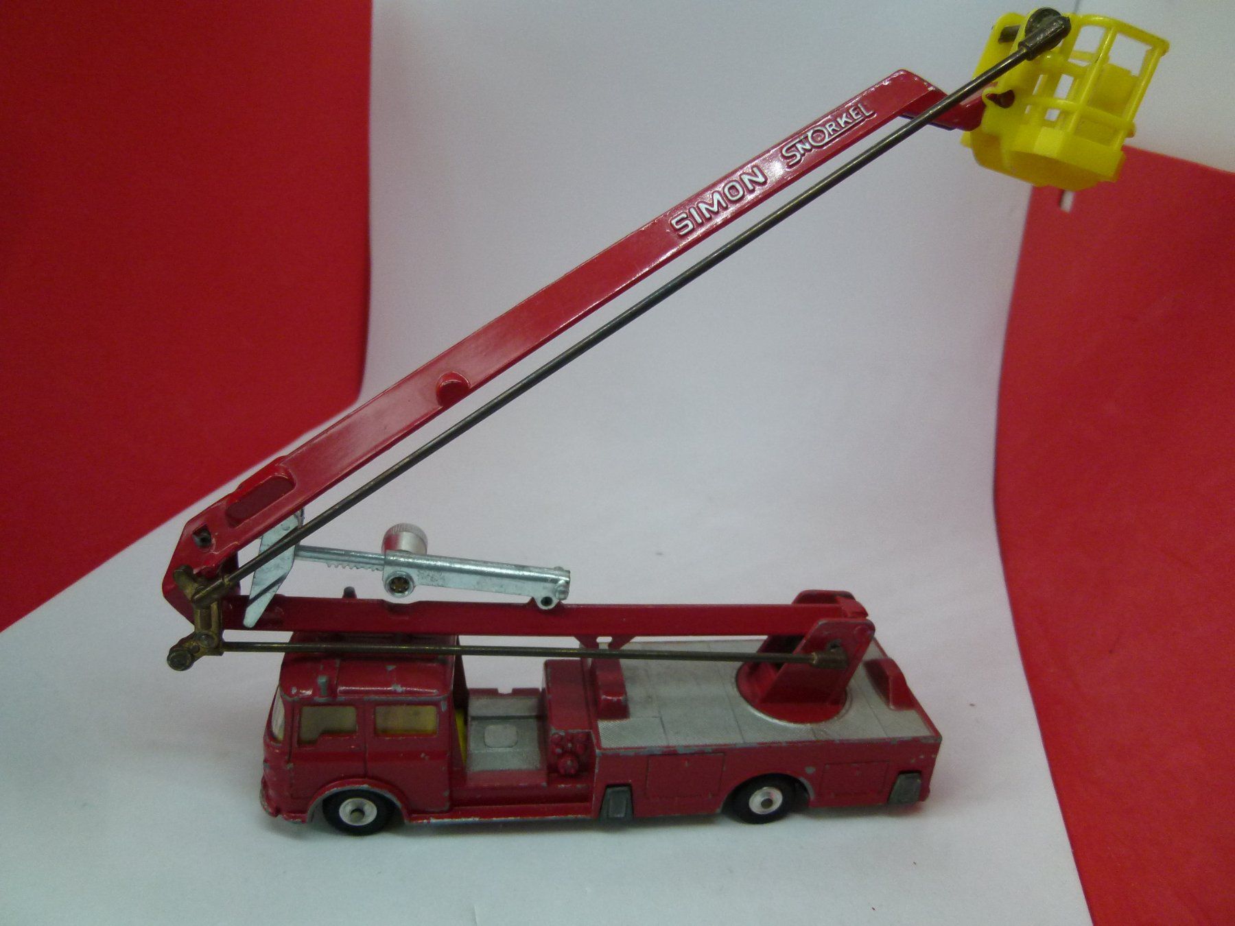 Corgi Toys Modellini d'auto: Corgi Mayor - "Simon SNORKEL" Fire Engine - guter Zustand – Usato da Reiden venduto da Aston2 2