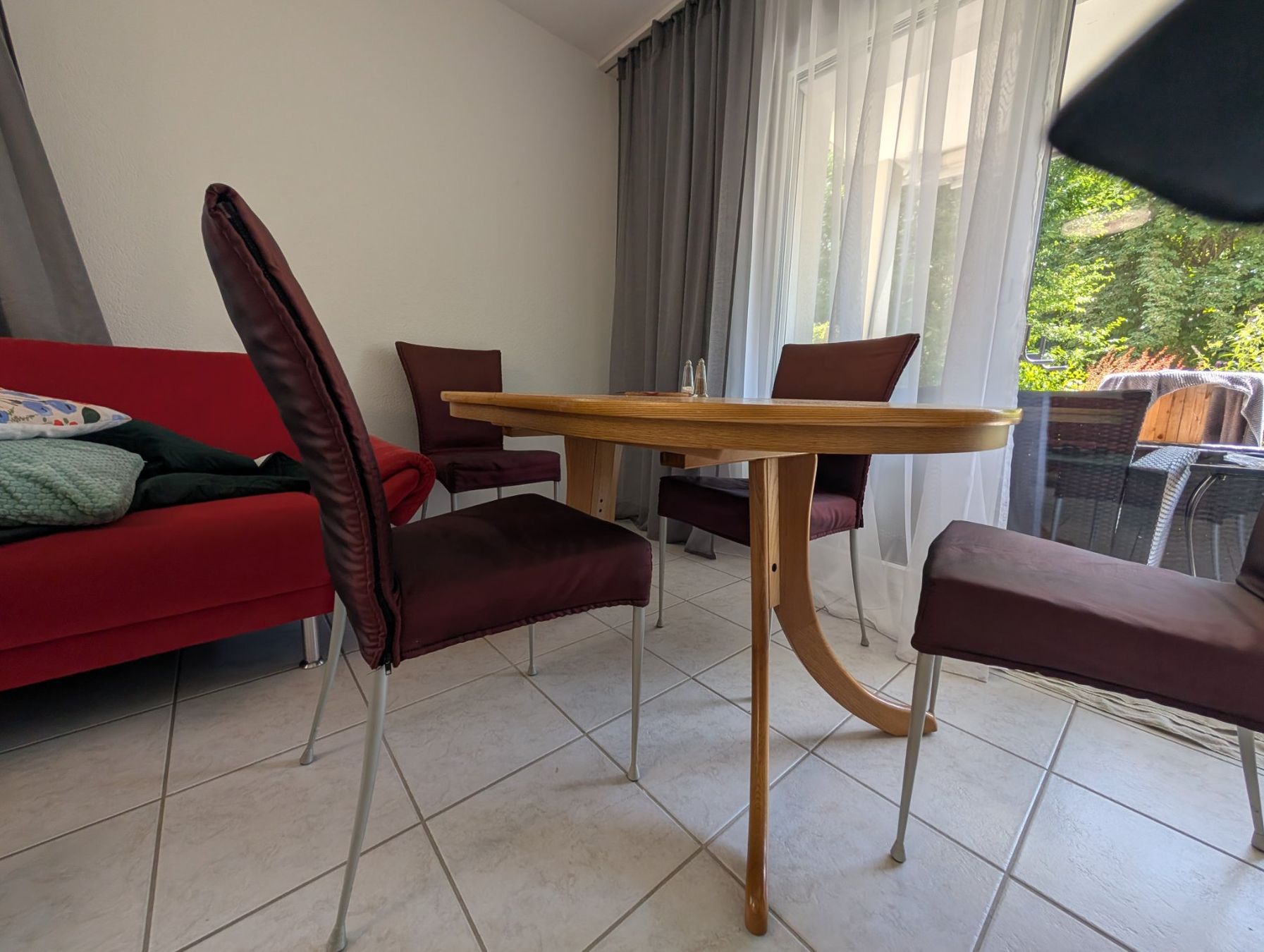 Tische: Tisch mit 4 stühlen – Gebraucht aus Bubikon von Woki_Loki95 1