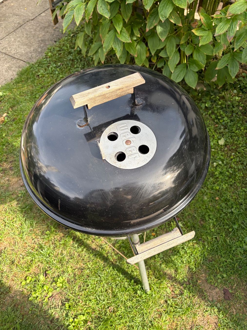 Weber Griglie: Kugelgrill Weber schwarz 47cm Durchmesser – Usato da Erlenbach ZH venduto da simiundstephan