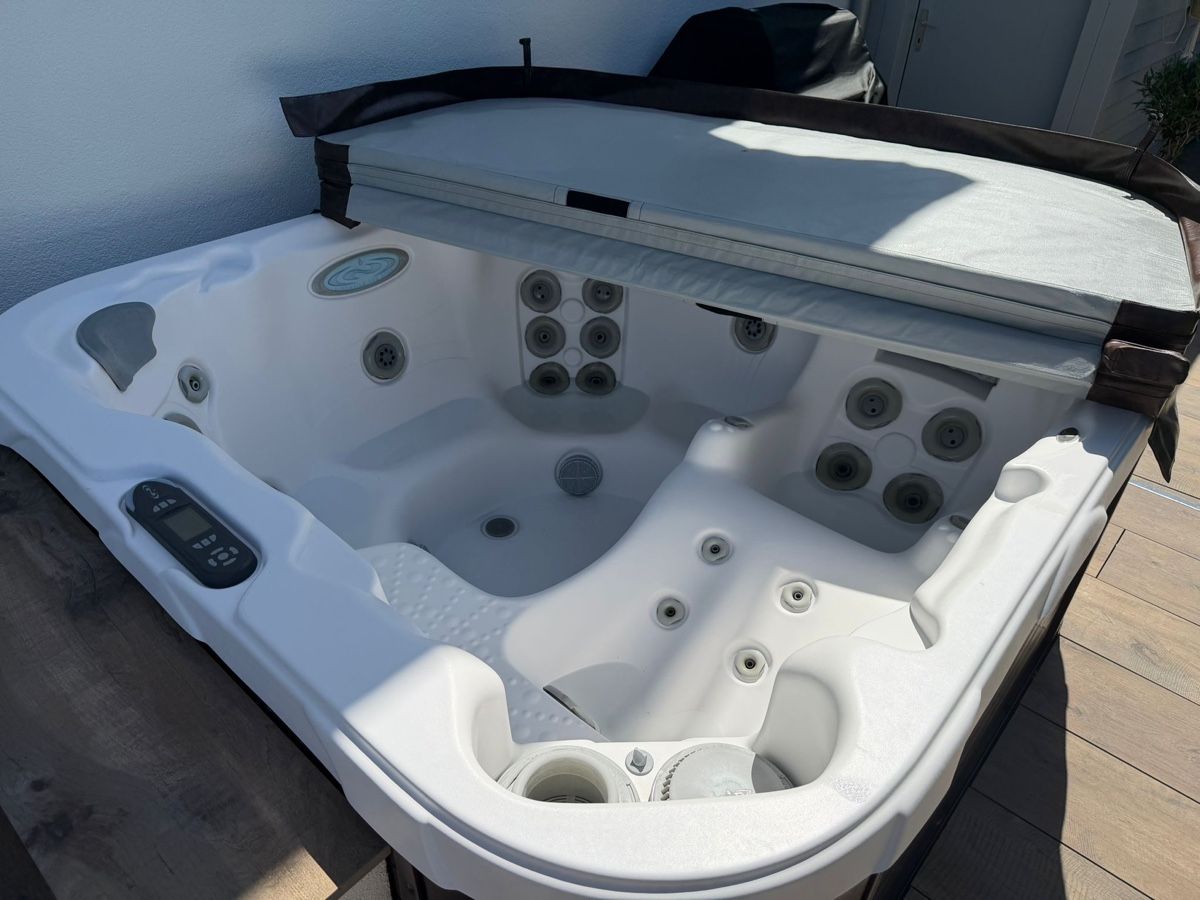 Bains à remous: Whirlpool Dimension One Spas - D1, AURORA  – Défectueux à Neuendorf par MartCano
