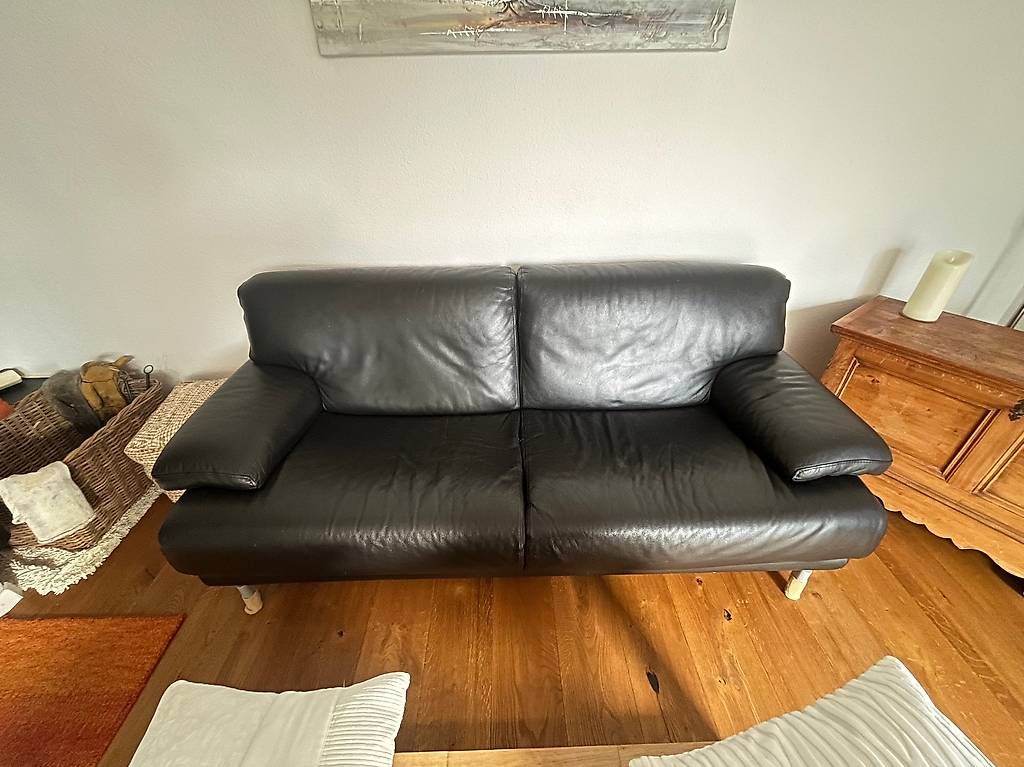 Sofas: Ledersofa, 2 gleiche Sofas – D'occasion à Ittigen par Gsugus1