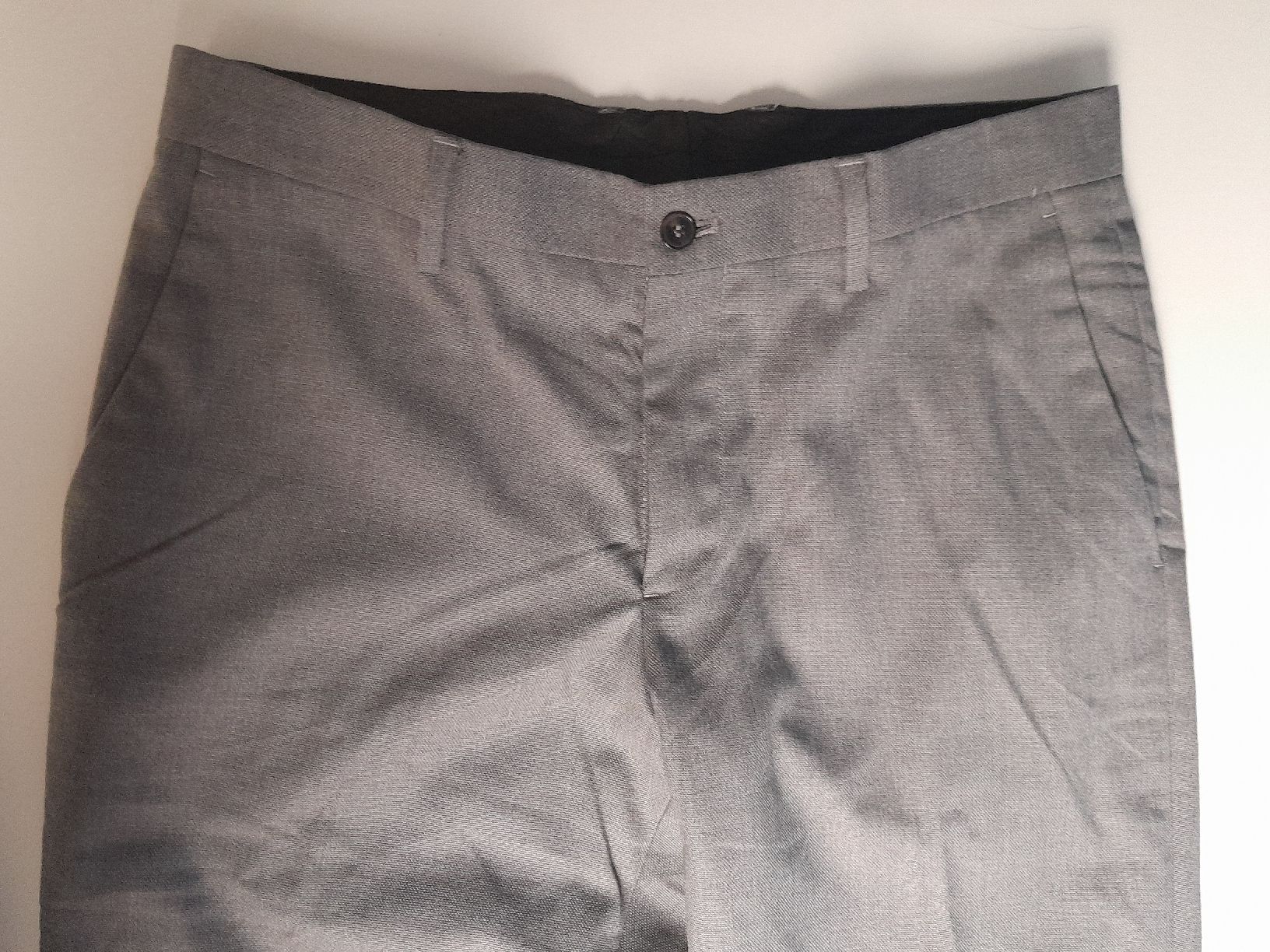 Zara Pantaloni: pantalon zara taille 42 gris – Usato da Genève venduto da ang_fd8z 1