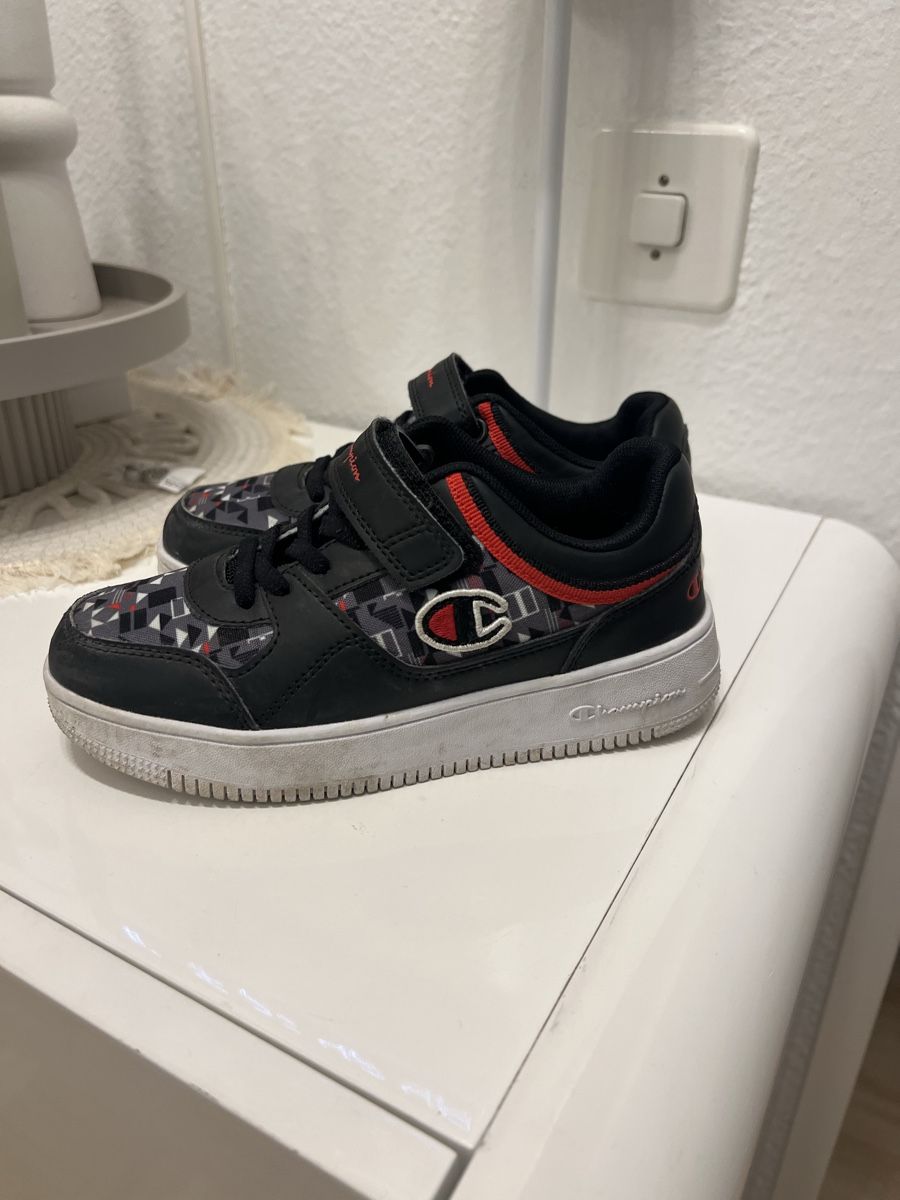 Champion Scarpe per ragazzi: CHAMPION TURNSCHUHE NEUWERTIG GR 33 – Usato da Basel venduto da theo-g77