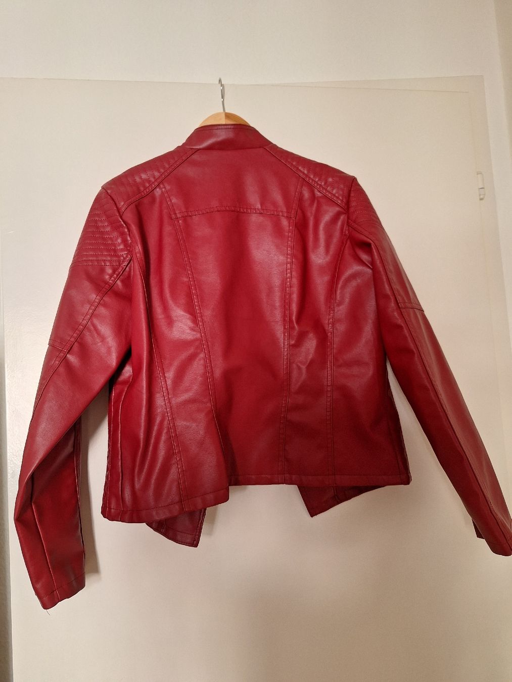 Jacken: Veste – Neu (gemäss Beschreibung) aus Fribourg von car_6vvs 1