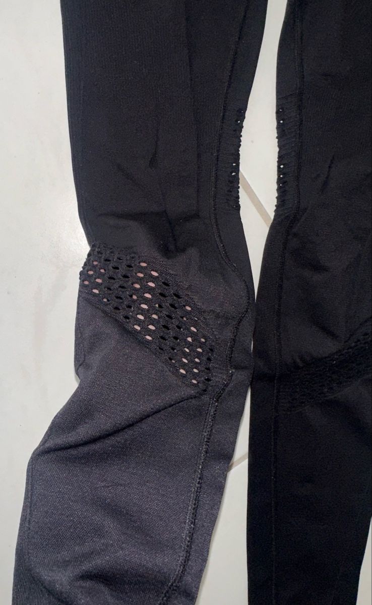 Leggings: ALALA LEGGINS GR. S – Gebraucht aus Unteraegeri von MH203 2