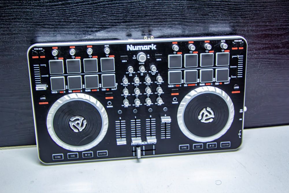 Numark Mixtrack Quad DJ mixer Kaufen auf Ricardo