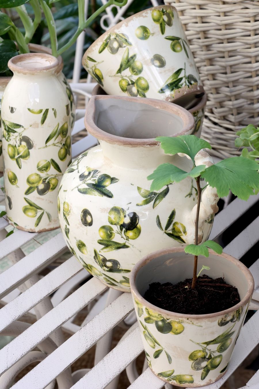 Vasi per fiori: Übertopf Höhe 9,5 cm mit Olivenmuster – Nuovo e nell'imballaggio originale da Innertkirchen venduto da Glatthard-Interior 1