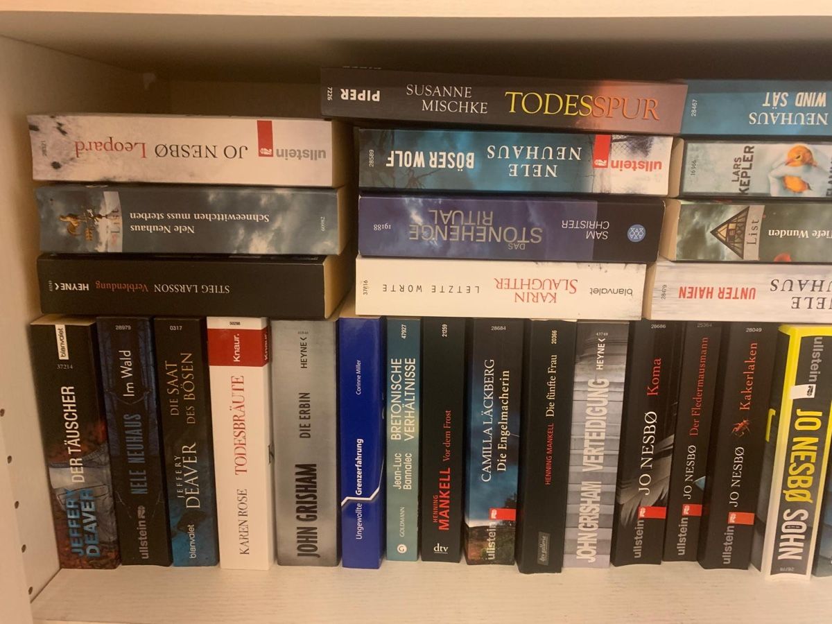 Bücher: Krimi Romane 37 Bücher – Gebraucht aus Magden von Jackevaro