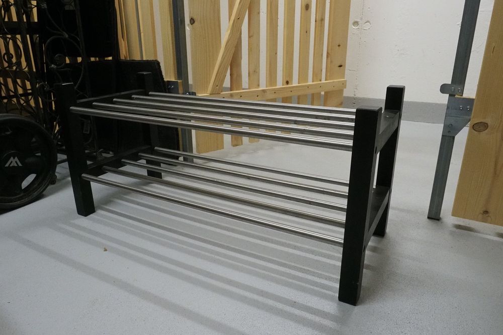 4x IKEA TJUSIG Schuhregal (2x weiss, 2x schwarz)