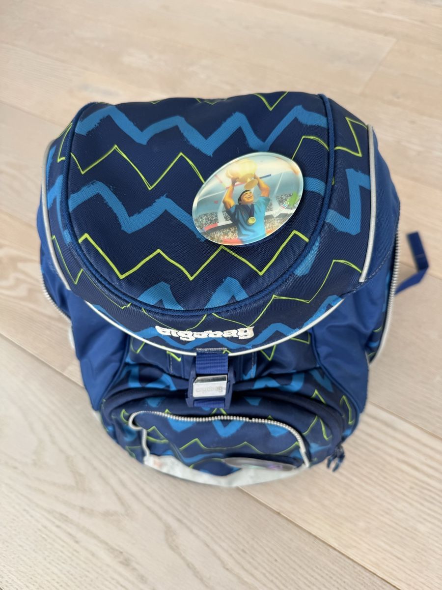 Ergobag Kindertaschen: cooler Ergobag Schulthek mit Turnsack – Gebraucht aus Maur von sonnenschein83 1