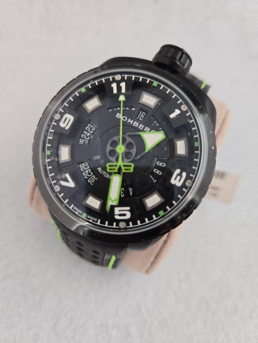 Bomberg Orologi: Bomberg Bolt-68 3 Hands Automatic – Nuovo (secondo la descrizione) da Chabrey venduto da Horology