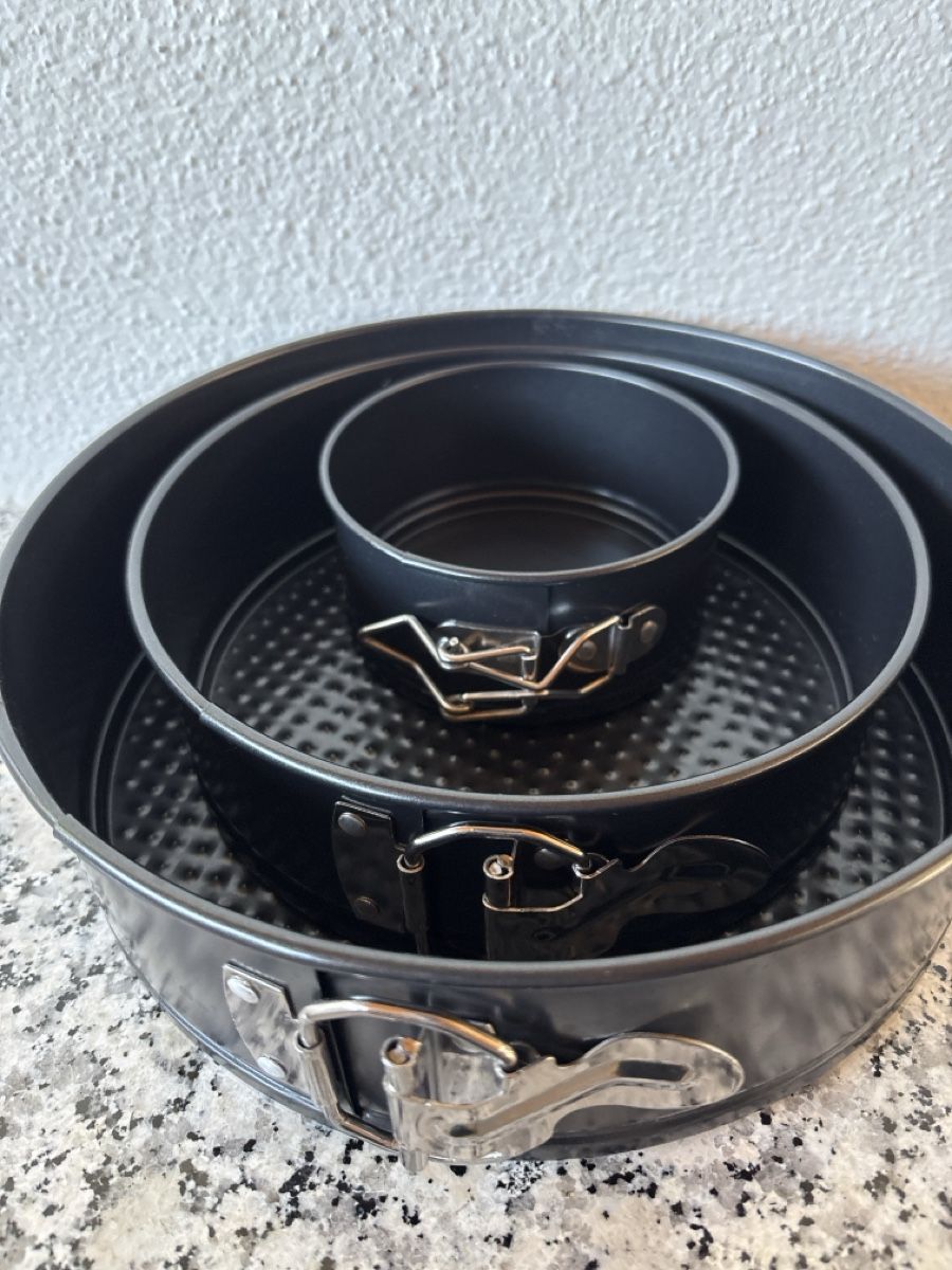 Teglie da forno: Springform-Formen Kuchenformen 3er Set neu – Usato da Würenlingen venduto da Suggus2012 2