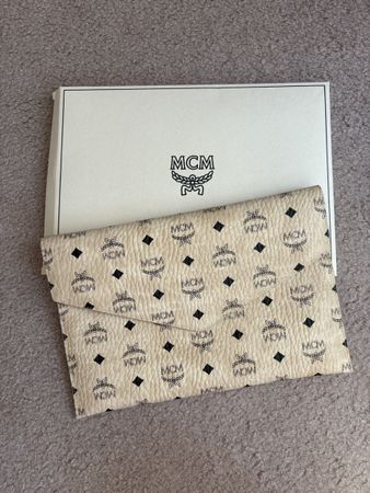 Neue MCM Clutch beige/schwarz Werbegeschenk von MCM