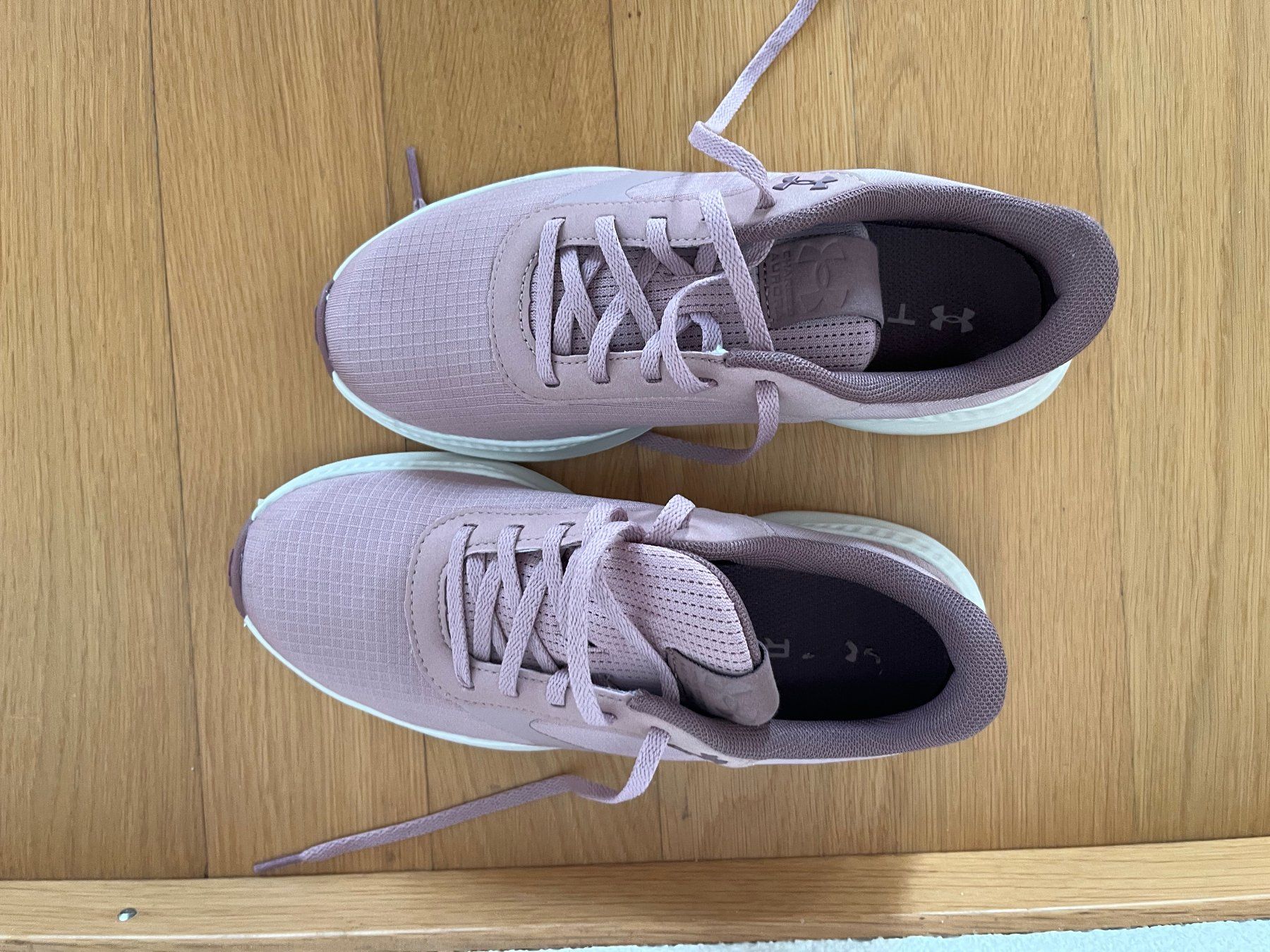 Under Armour Scarpe da donna: Under Armour Aurora 3 Sneaker Turnschuh – Usato da Langenthal venduto da lauras00 3