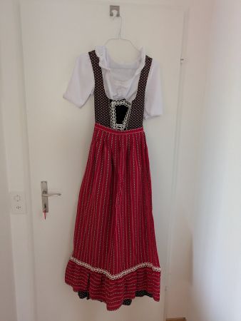 Schönes Dirndl, Grösse 38/40, perfekt für das Oktoberfest!