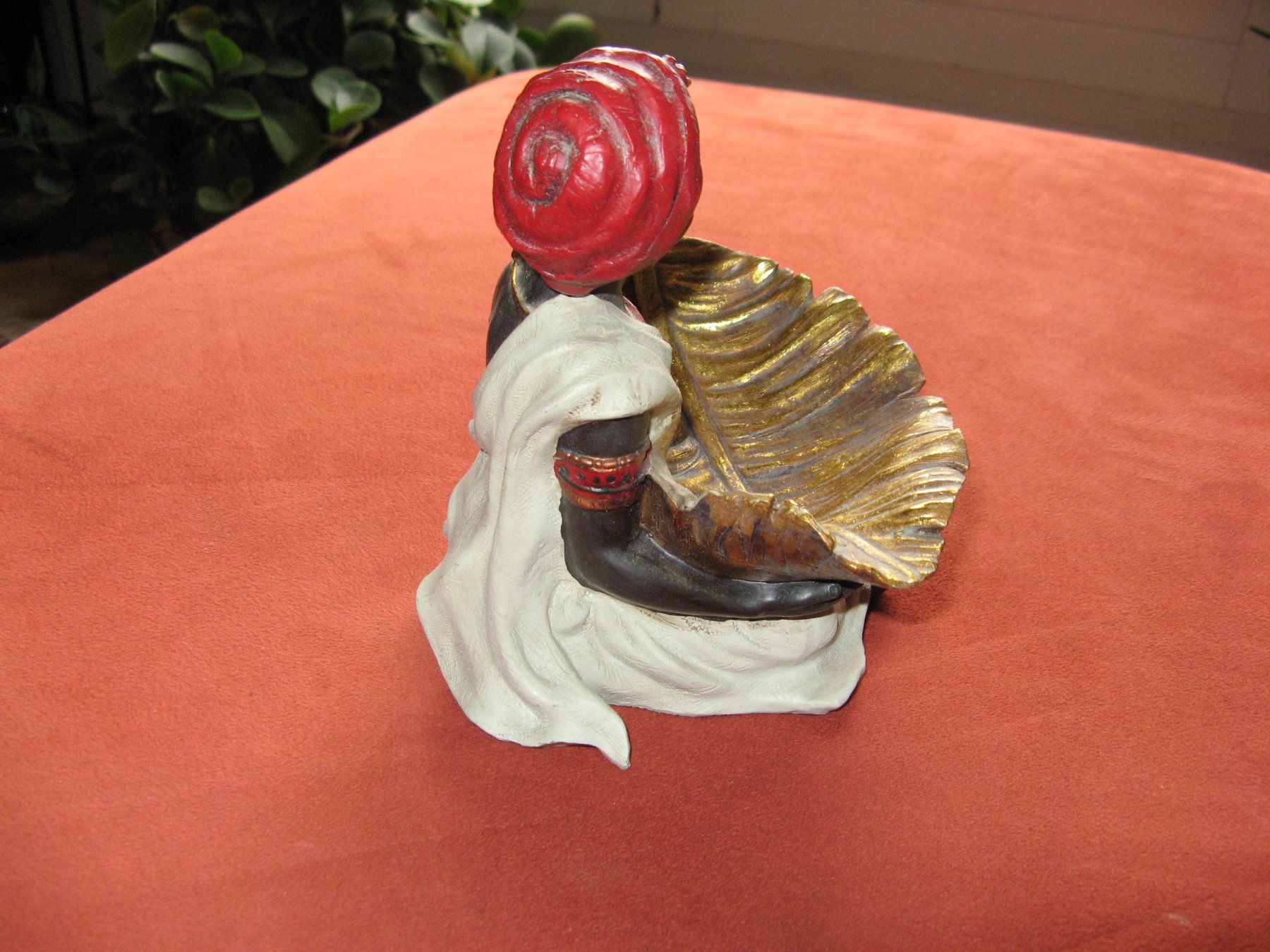 Statuette: sitzender Mohr mit goldenem Blatt – Usato da Zürich venduto da apil 3